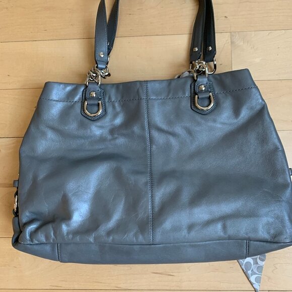 𝅺COACH Gray Pleated Leather "Ashley" Bag w/Scarf - Picture 3 of 10